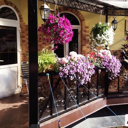 4You Apartaments Lwów Zewnętrze zdjęcie